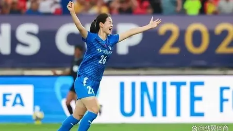 徐梦桃在世锦赛第七战成功斩获银奖